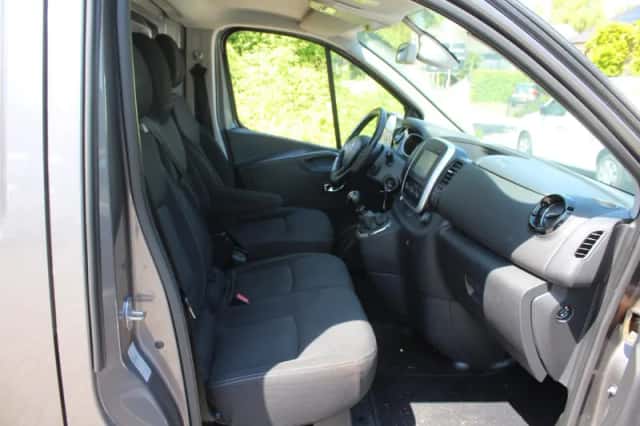 Opel Vivaro (2015) thumbnail 17