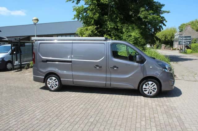Opel Vivaro (2015) thumbnail 6
