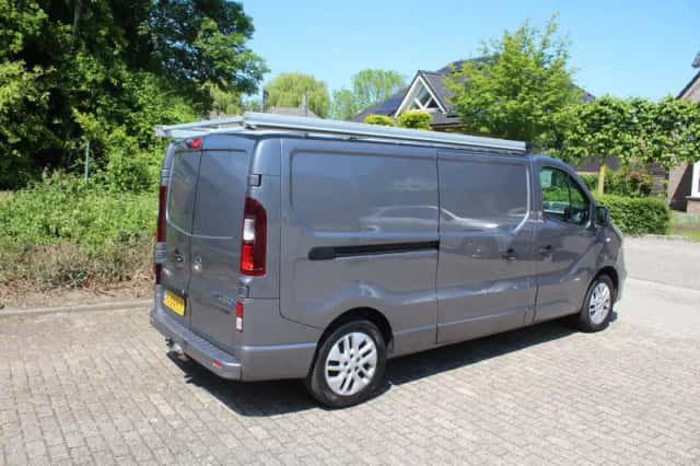 Opel Vivaro (2015) thumbnail 7