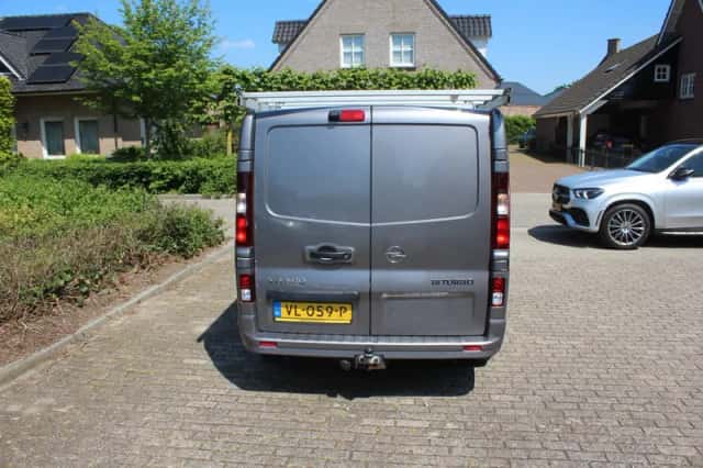 Opel Vivaro (2015) thumbnail 8