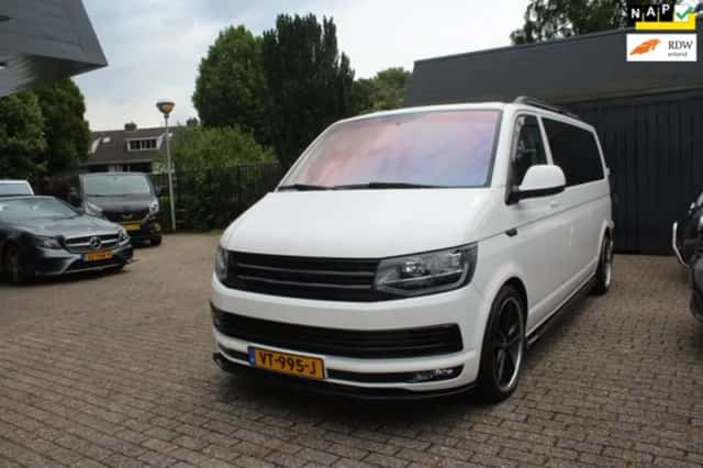 Volkswagen Transporter (2016) thumbnail 1