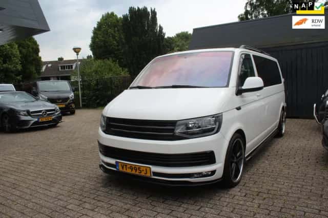 Volkswagen Transporter (2016) thumbnail 2