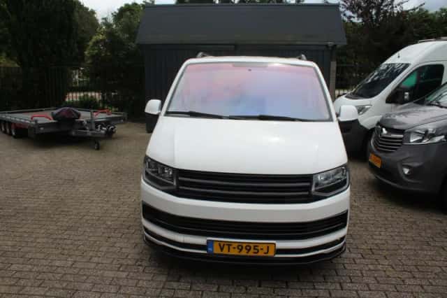 Volkswagen Transporter (2016) thumbnail 4