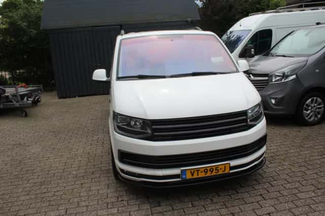 Volkswagen Transporter (2016) thumbnail 5