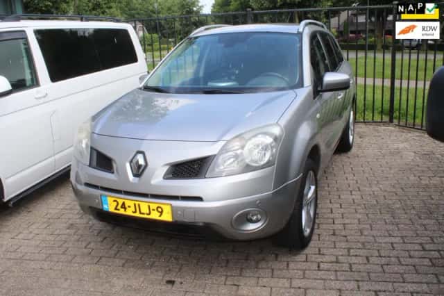 Renault Koleos (2009) thumbnail 2