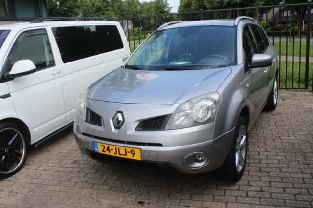 Renault Koleos (2009) thumbnail 3