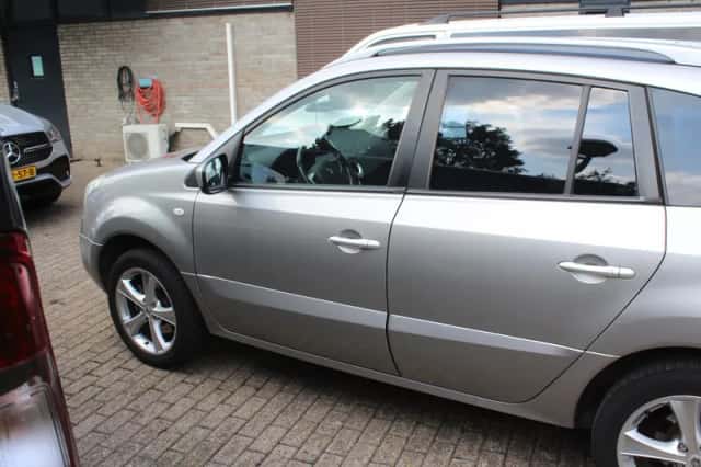 Renault Koleos (2009) thumbnail 4
