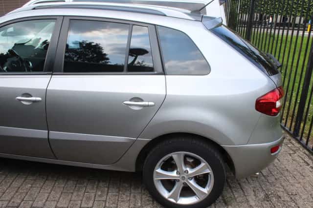 Renault Koleos (2009) thumbnail 5