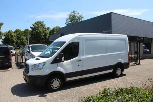 Ford Transit (2018) thumbnail 3