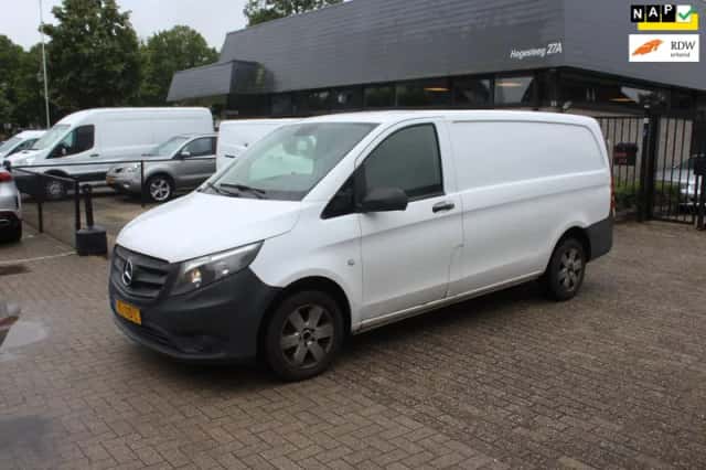 Mercedes-Benz Vito (2015) thumbnail 2