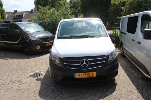 Mercedes-Benz Vito (2015) thumbnail 3