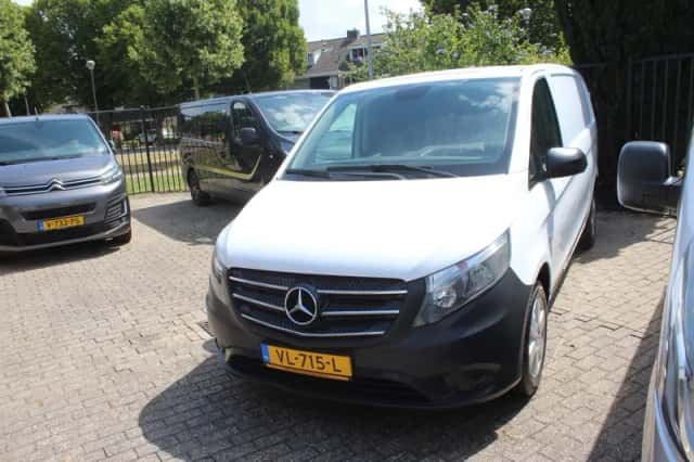 Mercedes-Benz Vito (2015) thumbnail 4