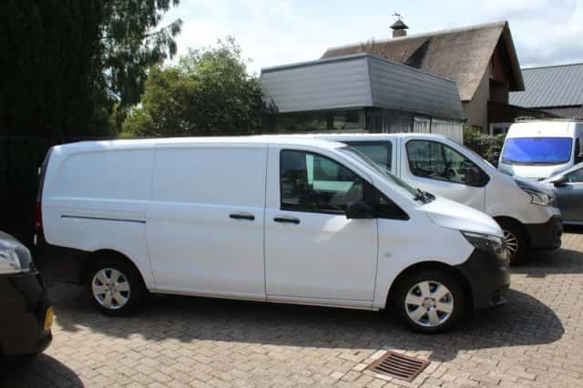 Mercedes-Benz Vito (2015) thumbnail 5