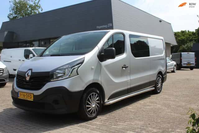 Renault Trafic (2016) thumbnail 2