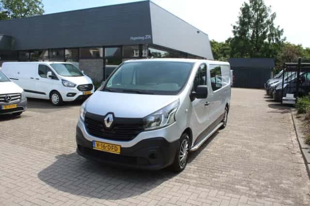 Renault Trafic (2016) thumbnail 4