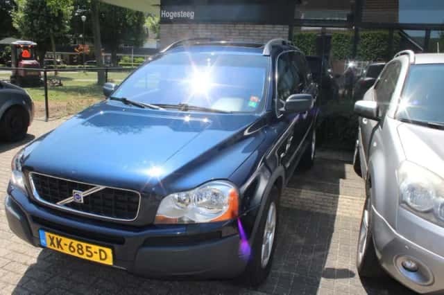 Volvo XC90 (2004) thumbnail 3