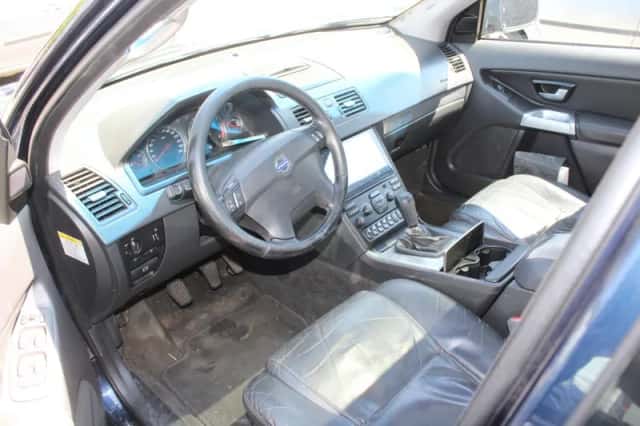 Volvo XC90 (2004) thumbnail 4