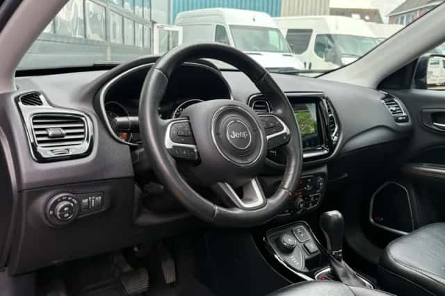 Jeep Compass (2018) thumbnail 2