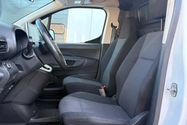 Opel Combo (2022) thumbnail 2