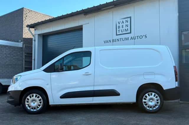 Opel Combo (2022) thumbnail 3
