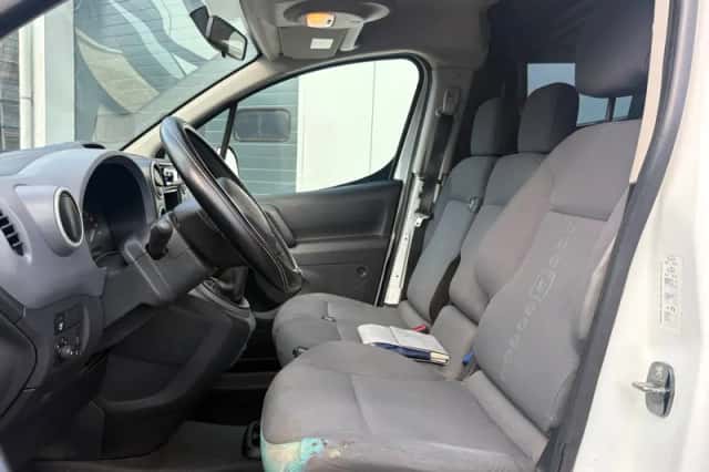 Peugeot Partner (2011) thumbnail 3