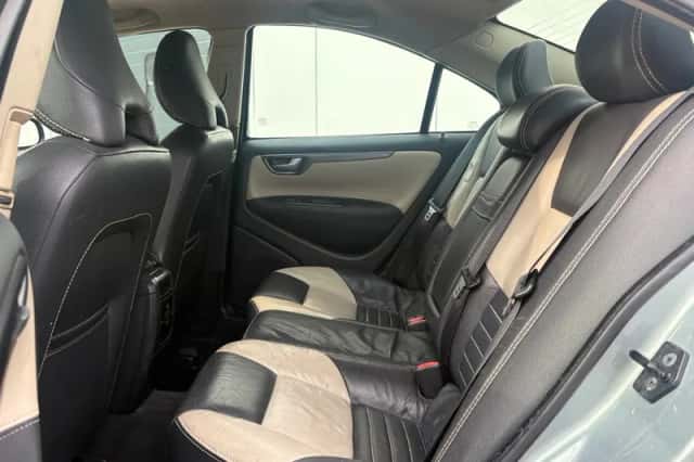 Volvo S60 (2009) thumbnail 4