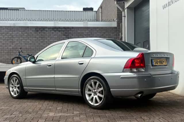 Volvo S60 (2009) thumbnail 6