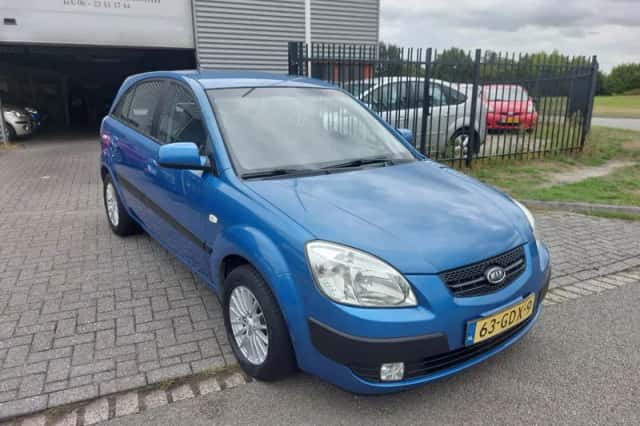 Kia Rio (2008) thumbnail 4