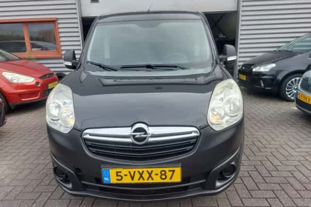 Opel Combo (2012) thumbnail 2