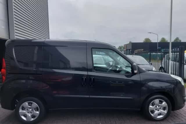 Opel Combo (2012) thumbnail 3