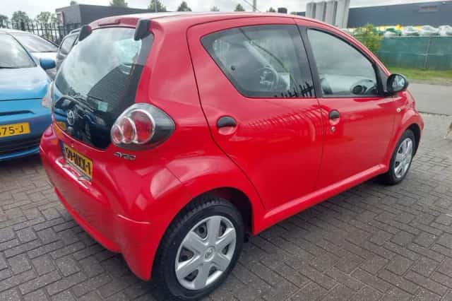 Toyota Aygo (2009) thumbnail 4