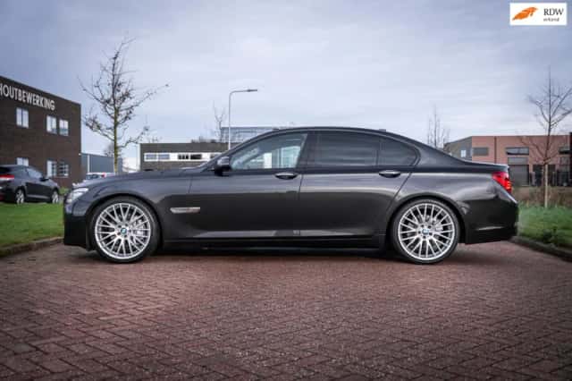 BMW 7-Serie (2013) thumbnail 2