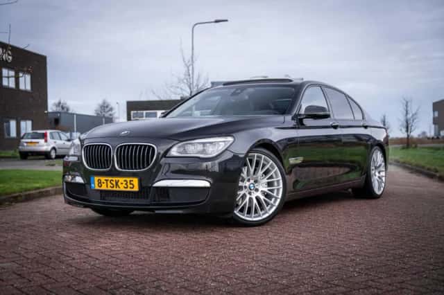 BMW 7-Serie (2013) thumbnail 3