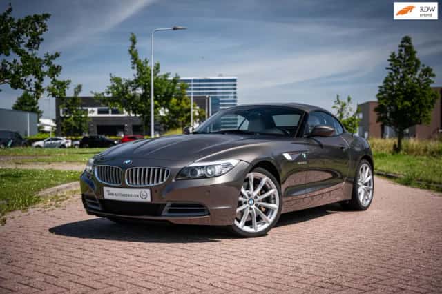 BMW Z4 (2011) thumbnail 2