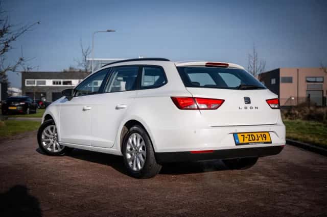 SEAT Leon (2014) thumbnail 4