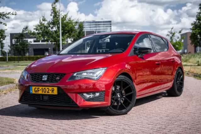 SEAT Leon (2015) thumbnail 1