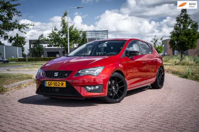 SEAT Leon (2015) thumbnail 2
