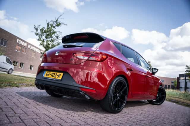 SEAT Leon (2015) thumbnail 3