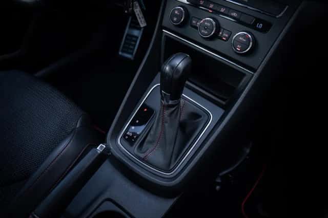 SEAT Leon (2015) thumbnail 6