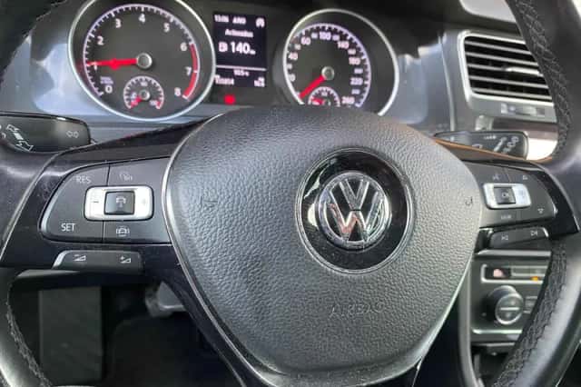 Volkswagen Golf (2019) thumbnail 6