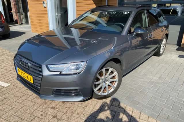 Audi A4 (2017) thumbnail 1