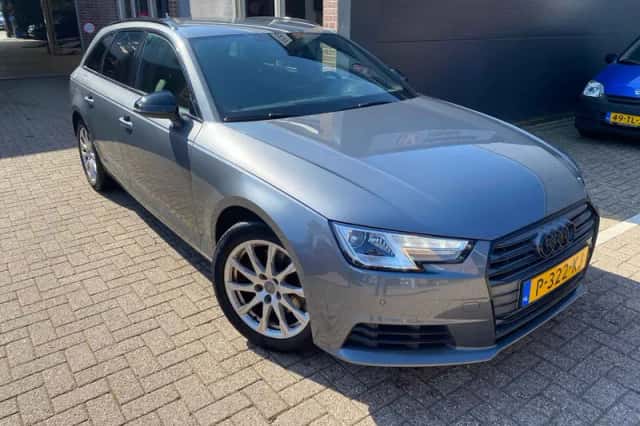 Audi A4 (2017) thumbnail 3