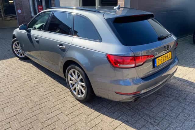 Audi A4 (2017) thumbnail 4