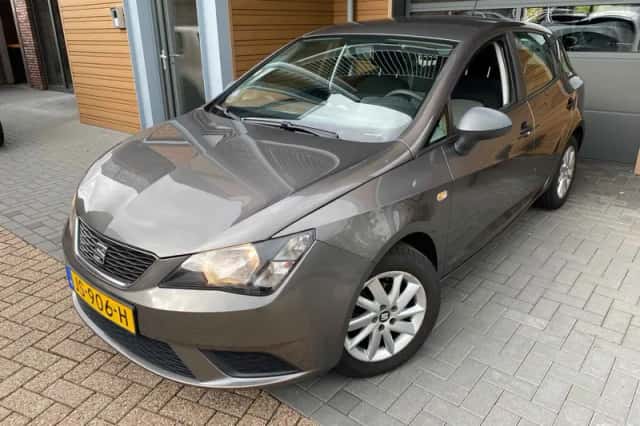 SEAT Ibiza (2017) thumbnail 1