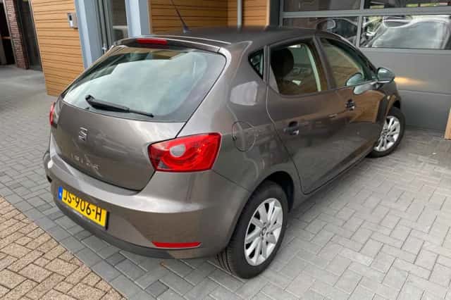 SEAT Ibiza (2017) thumbnail 3