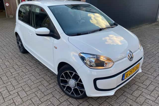 Volkswagen Up! (2015) thumbnail 3