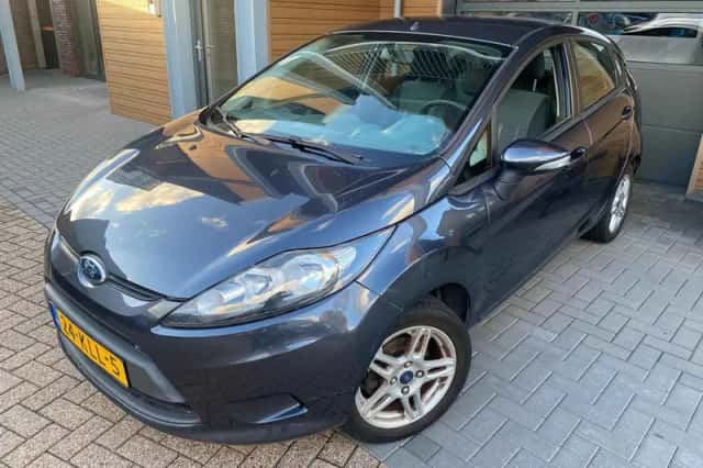 Ford Fiesta (2010) thumbnail 1