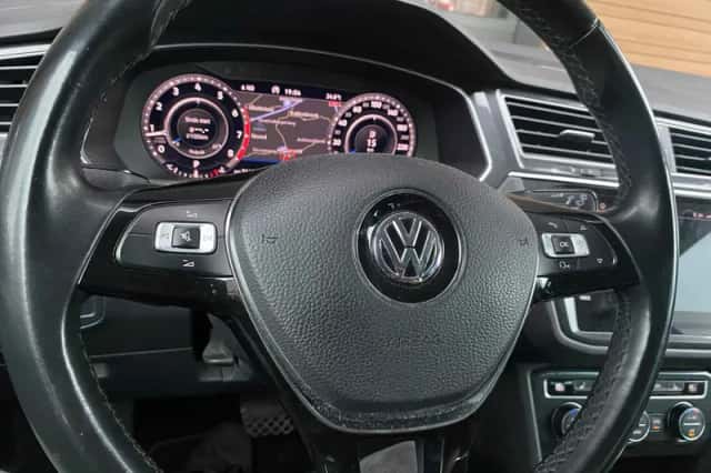 Volkswagen Tiguan (2018) thumbnail 6