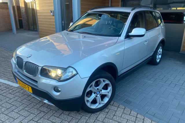 BMW X3 (2010) thumbnail 1