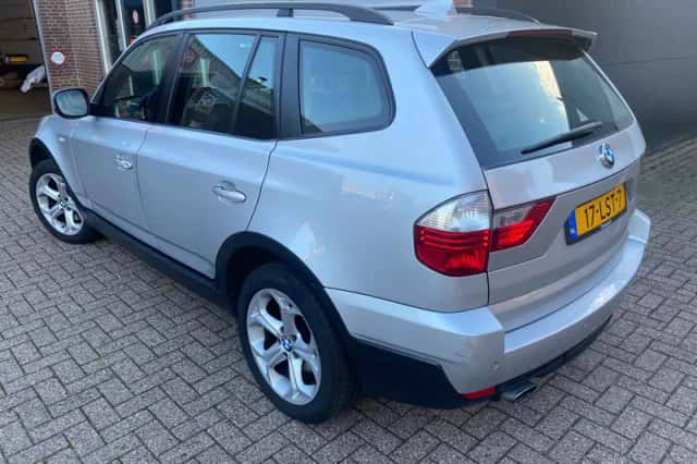 BMW X3 (2010) thumbnail 4